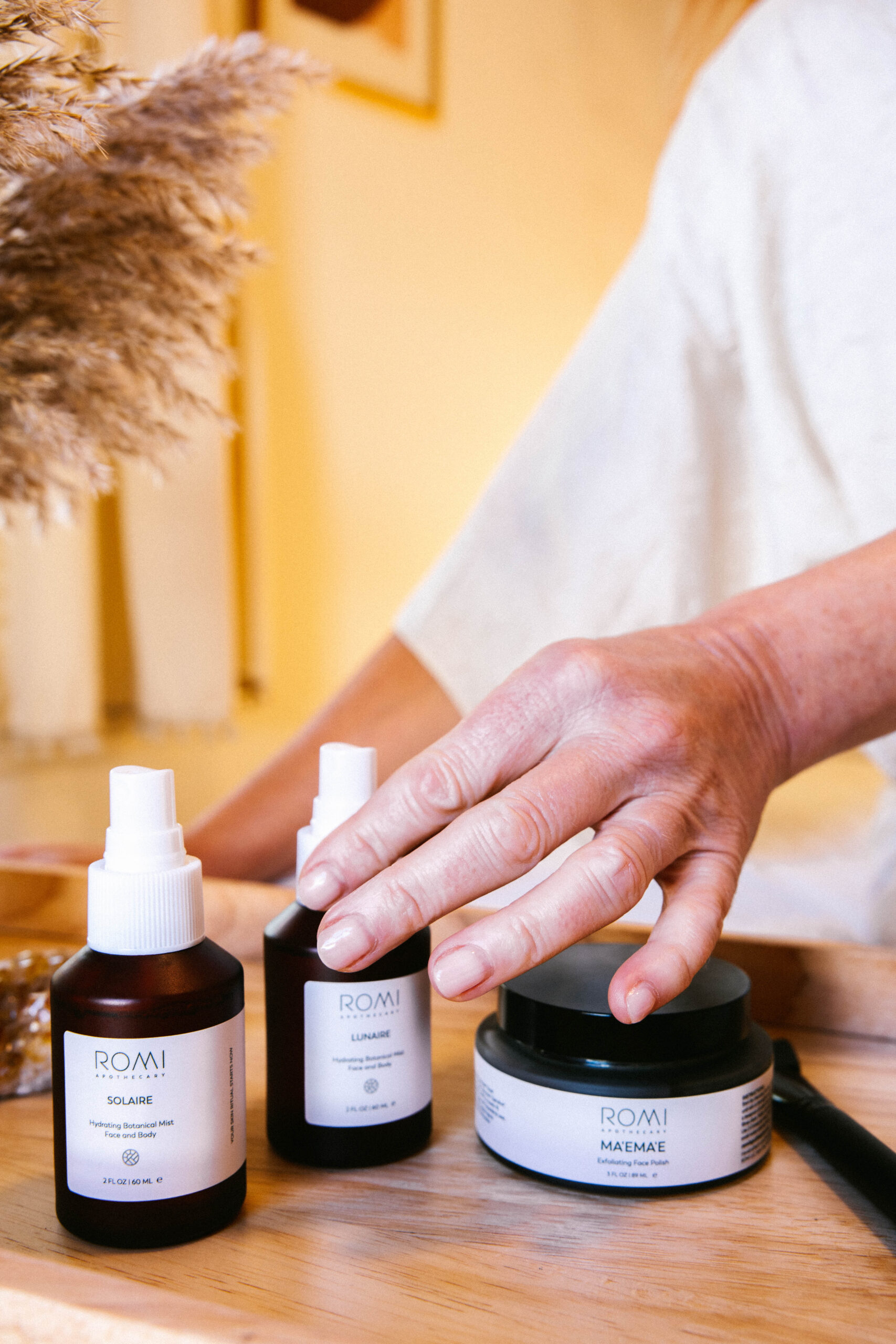 Lunaire Hydrating Botanical Mist - Image 5