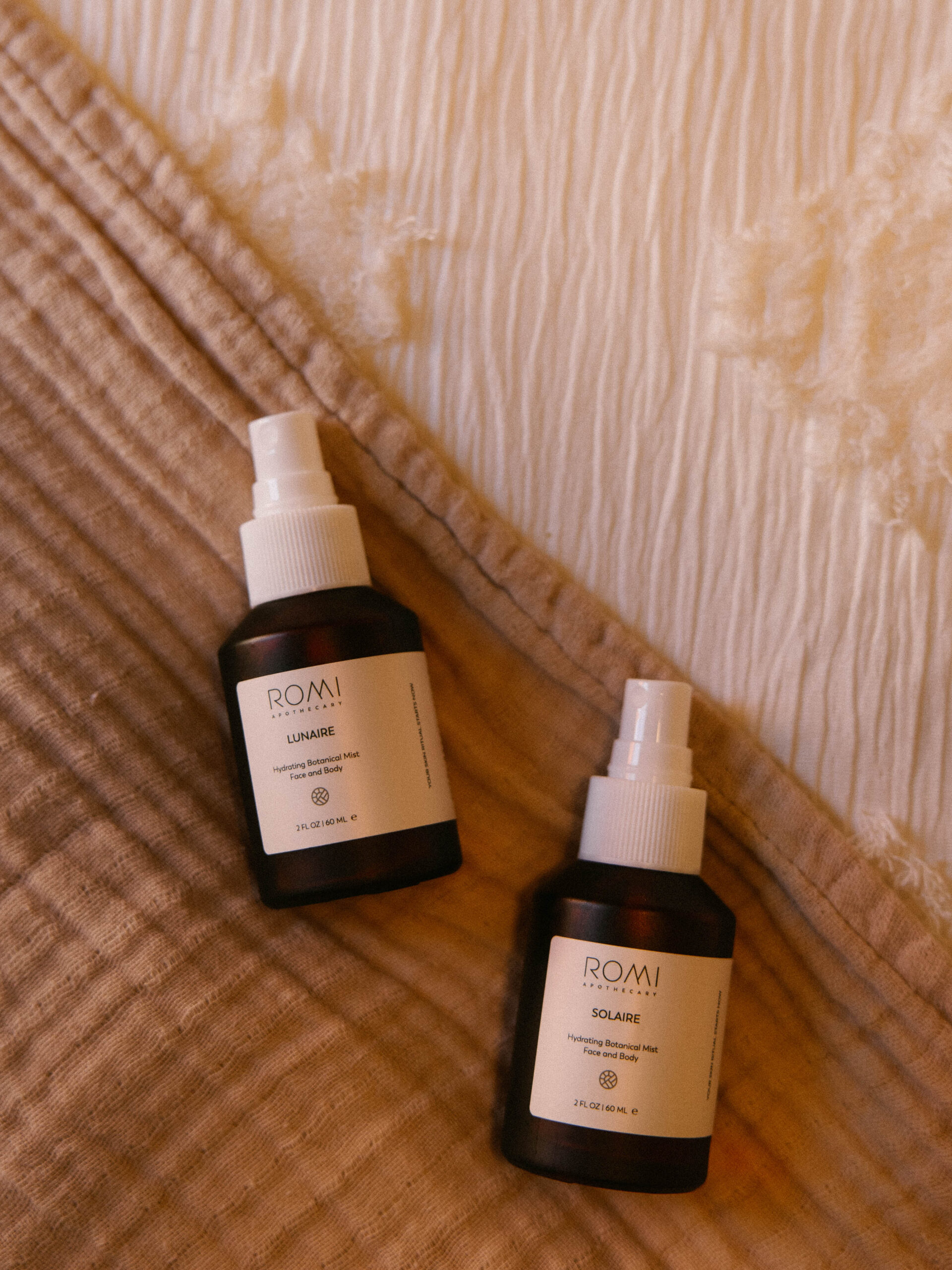 Lunaire Hydrating Botanical Mist - Image 3